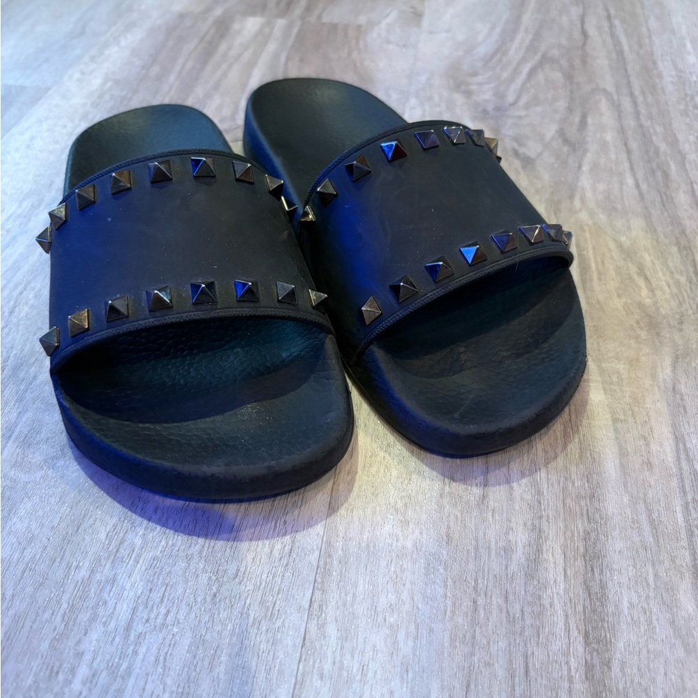 Valentino women’s garavani rockstud slides